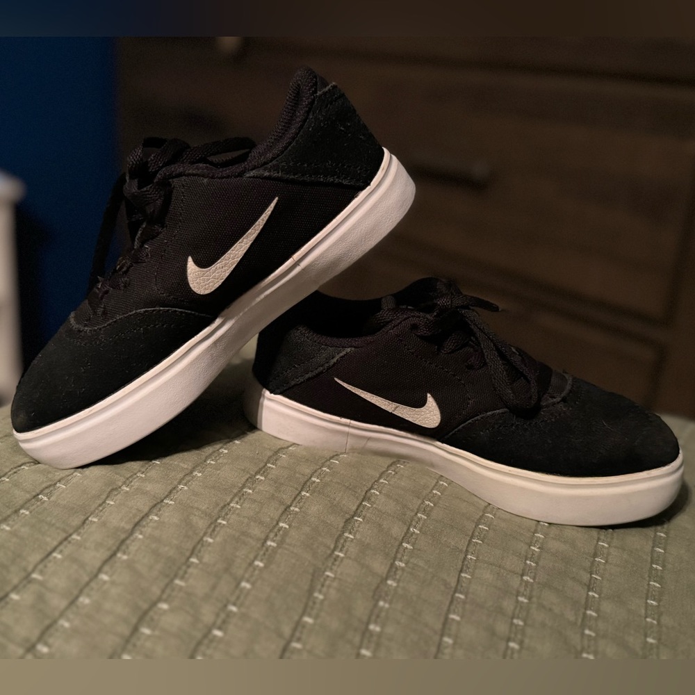Nike SB Check Canvas Little Kids’ Skate Shoes (11C)